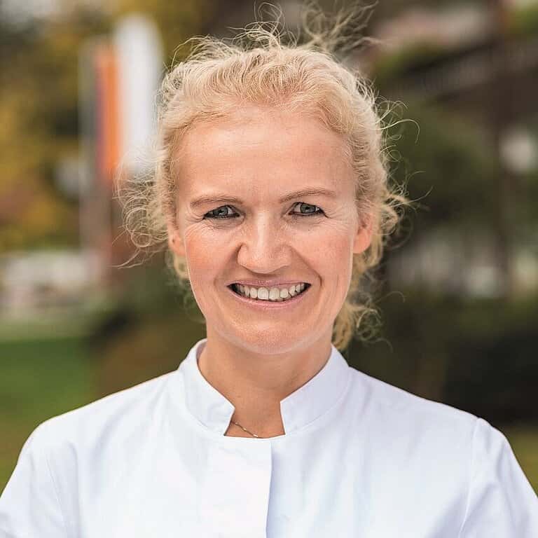 دكتور. نادين دراير, [object Object]