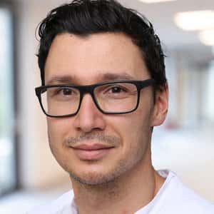 Dr. medis. Graviel Zulueta La Rosa, [object Object]