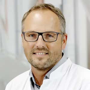 Sinabi ni Dr. med. Marius Hanika, [object Object]