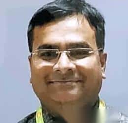 Docteur. Pradeep Patil, [object Object]