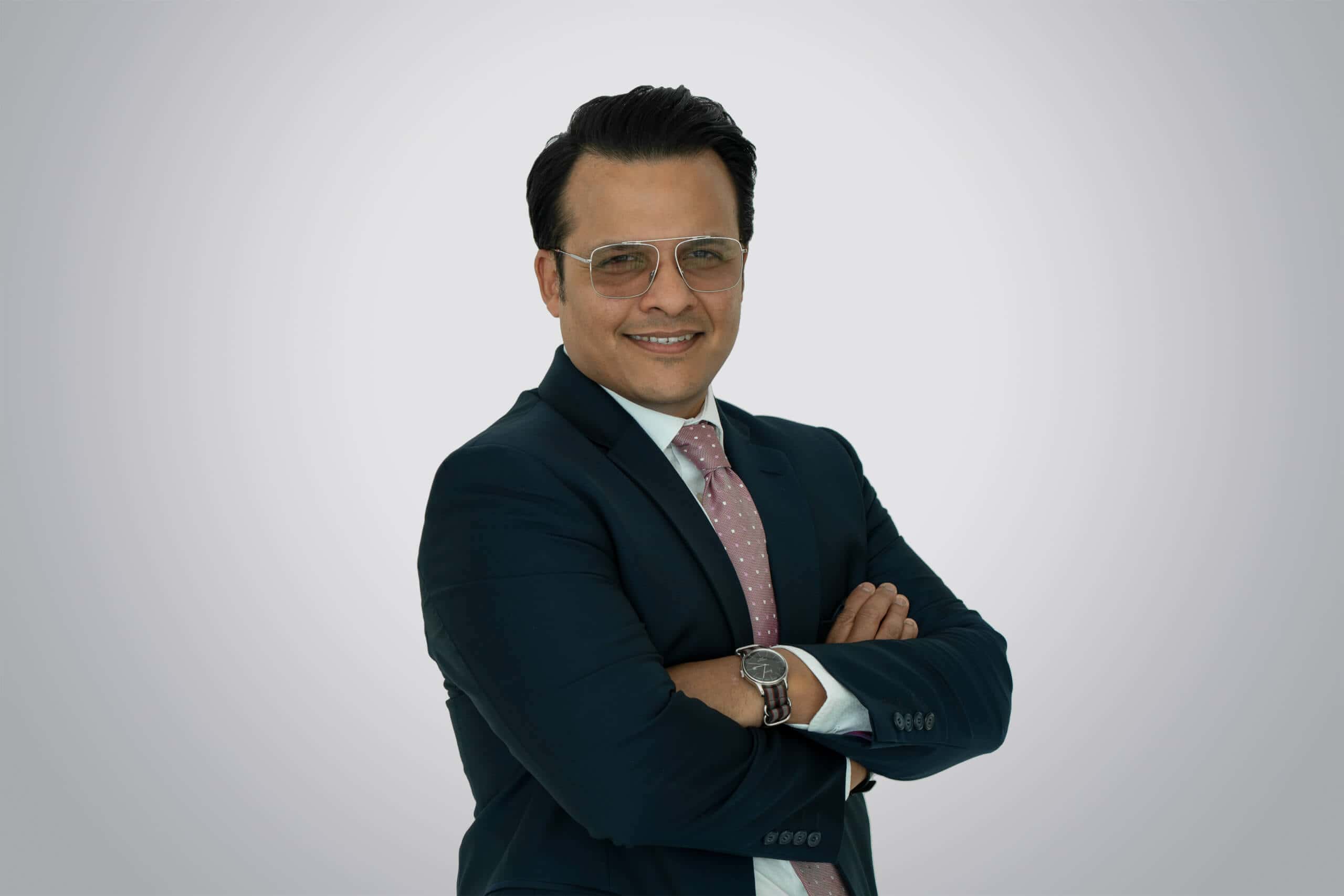 Dr. አሪፍ ካን, [object Object]