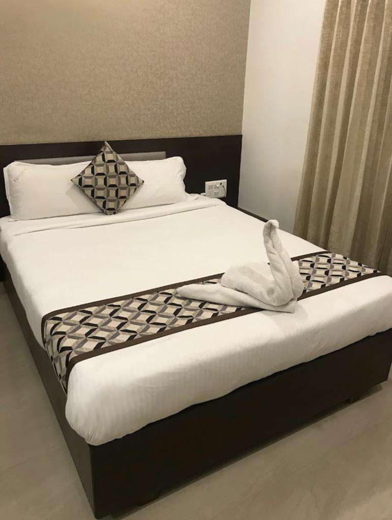 HOTEL RAAHATH  RESIDENCY