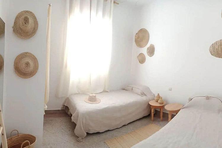 Single Room with Shared Bath