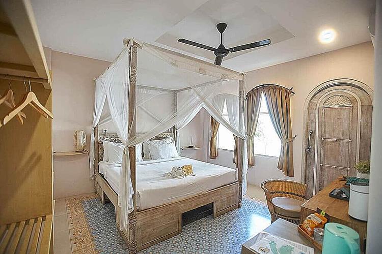 Private Upgrade Room at our Retreat - 1 person