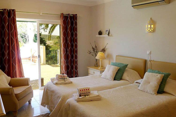 Suite tempat tidur kembar pribadi