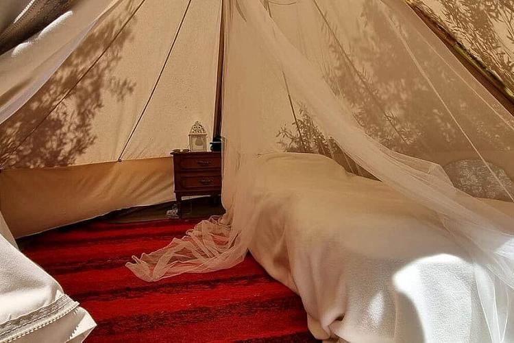Tenda Mewah Pribadi HANYA DARI MEI SAMPAI SEPTEMBER