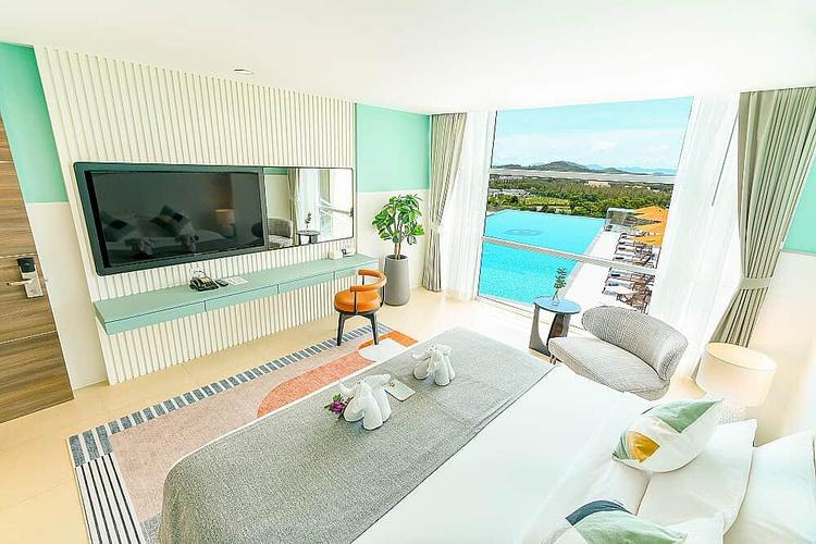 Pribadong suite pool view room (1 tao)