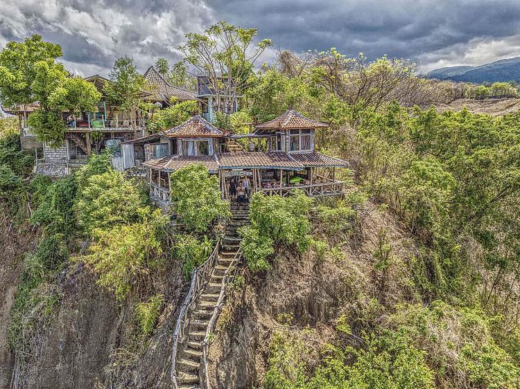 Santhika Retreat ማዕከል. ህልም ሂል