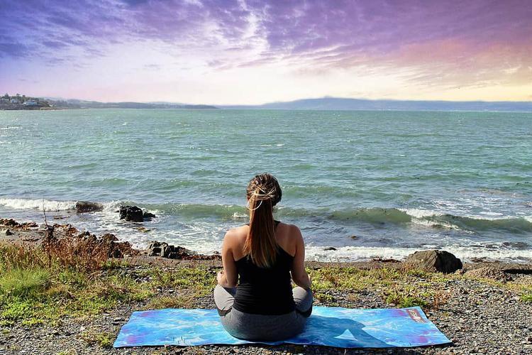 Yoga Corfu Piyesta Opisyal  