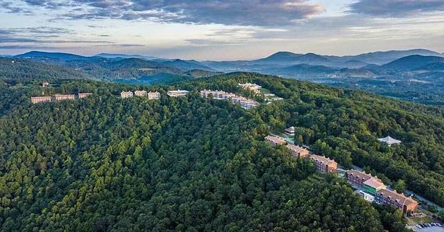 Pusat Art of Living Retreat