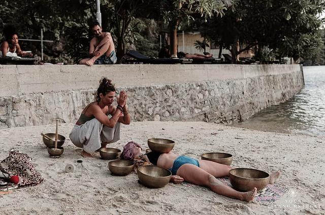 7 Hari Retret Perjalanan Luar dan Dalam di Vietnam