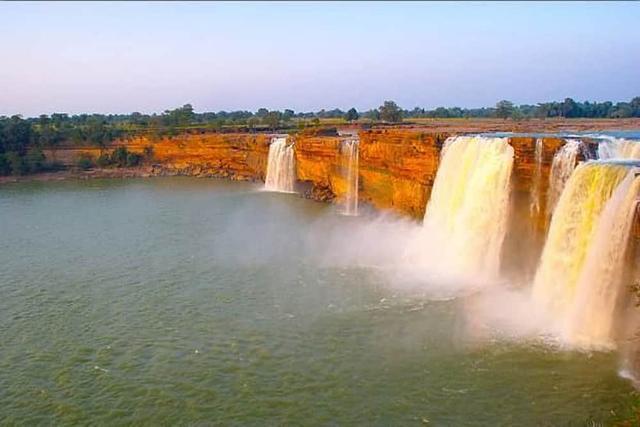 9 Day Tigers, Waterfalls & Ayurveda Tour of Exotic Central India