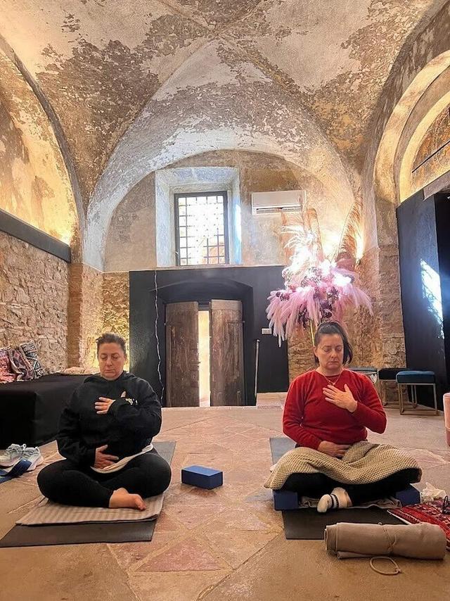 3 يوم Ashtanga و Pranayama و Yin Yoga Retreat في توسكانا ، إيطاليا