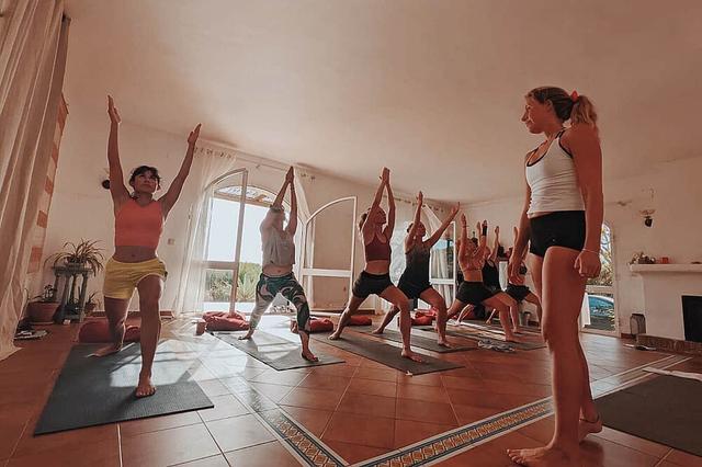 29 Pelatihan Guru Yoga Ashtanga Vinyasa Hari 200 Jam di Spanyol