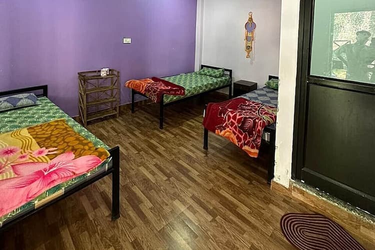 Bilik Dikongsi untuk 3 Orang