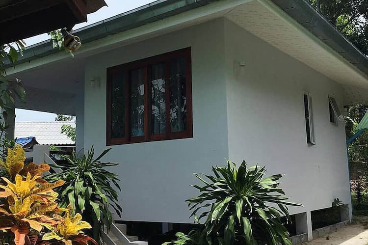 بنغل فاخر مطل على البحر