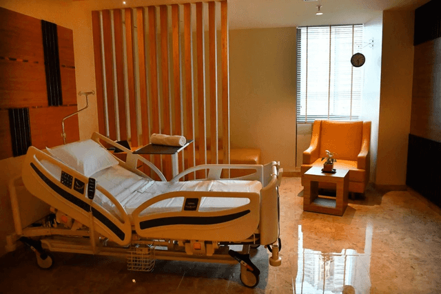 গ্লেনিয়েলস হাসপাতাল, পারেল, মুম্বাই