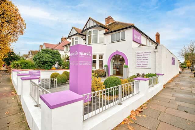 ብልጭልጭ የጥርስ ቡቲክ