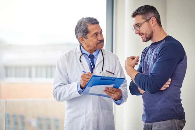 Vérification périodique pour une maladie hépatique chronique